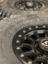 Load image into Gallery viewer, 32” MAXXIS CARNIVORE 14” SEDONA BEADLOCK WHEEL TIRE SET CANAM 4/137
