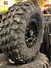 Load image into Gallery viewer, 32” MAXXIS CARNIVORE 14” SEDONA BEADLOCK WHEEL TIRE SET CANAM 4/137
