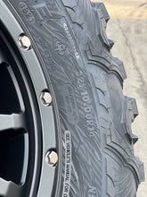 Load image into Gallery viewer, 32&quot; MAXXIS CARNIVORE 14&quot; RACELINE TROPHY 4/137 CANAM WHEEL/TIRE SET
